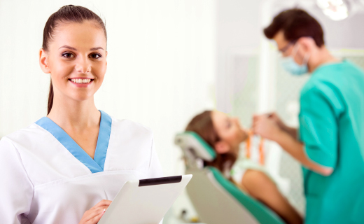 dca-blog_oral-surgery-three-people